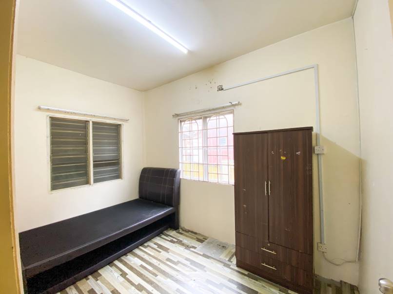 Renovated 2 Storey Terrace End Lot Puncak Alam - photo 3