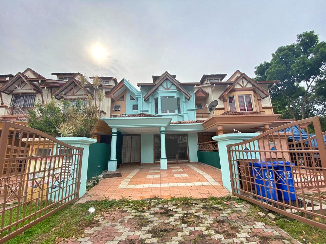 Double Storey House Taman Bukit Subang, Denai Alam - photo 1