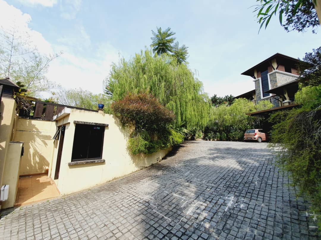 2 AND HALF STY BUNGALOW HOUSE, SEKSYEN 9 SHAH ALAM - photo 1