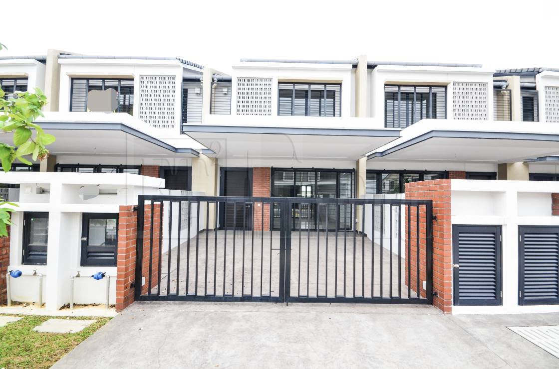Uniquely Double Storey Design Elmina Green 1 - photo 1