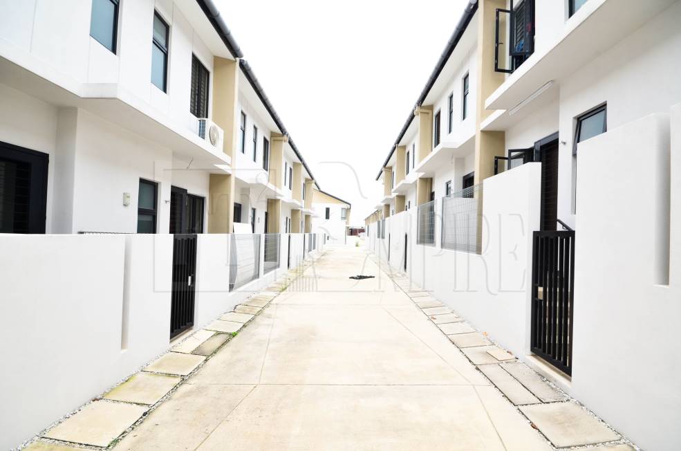 Uniquely Double Storey Design Elmina Green 1 - photo 2