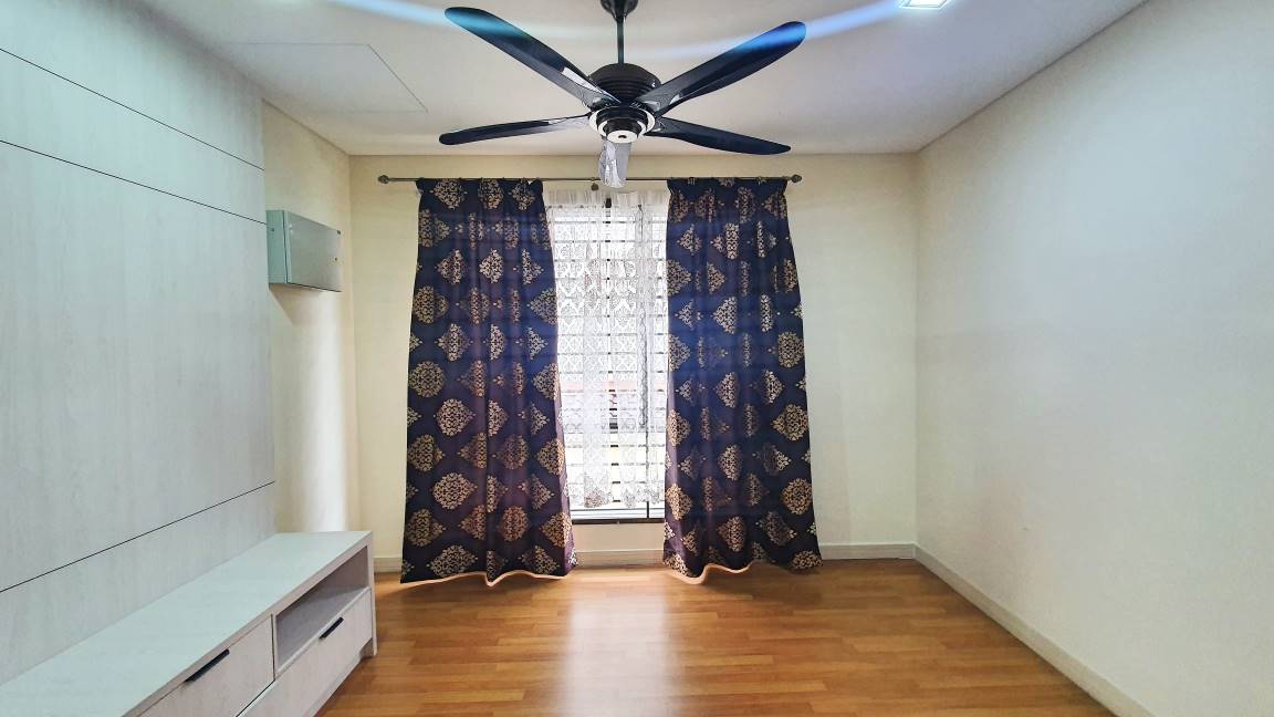 3 Storey Zero Lot Bungalow at Seksyen 4, Shah Alam - photo 7