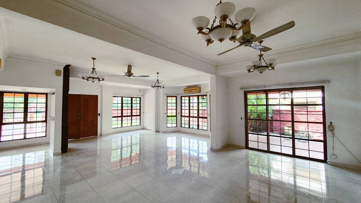 Intermediate EndLot terrace at Jalan Adang - photo 2