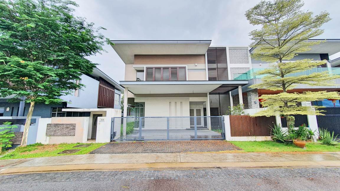 Semi Detached House  Temasya Anggun, Glenmarie - photo 1