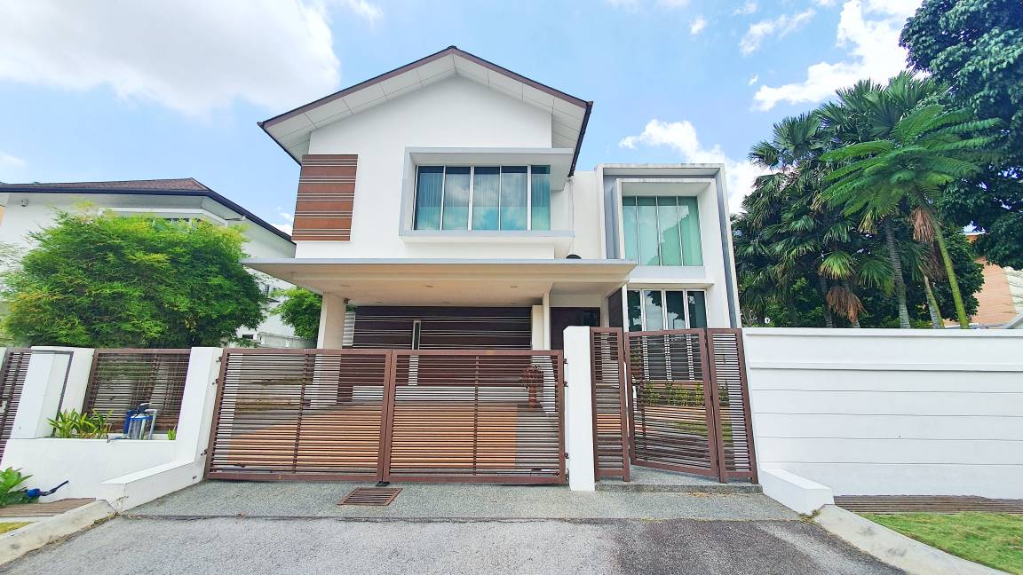 2 Sty Modern Bungalow at Jalan Topaz Seksyen 7, - photo 1