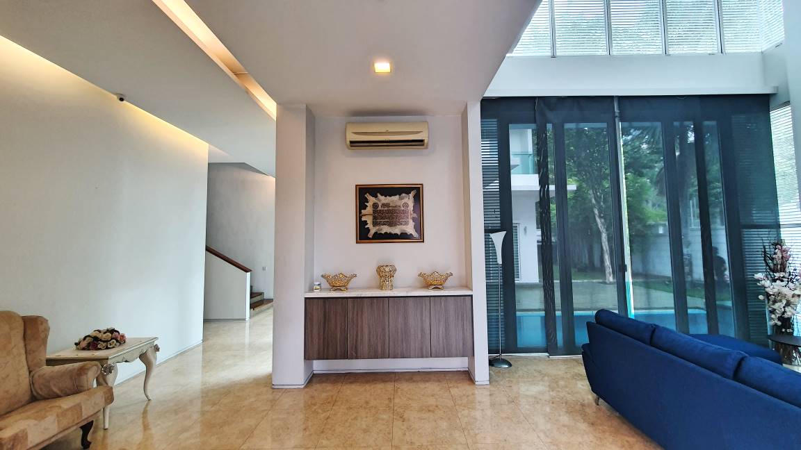 2 Sty Modern Bungalow at Jalan Topaz Seksyen 7, - photo 3