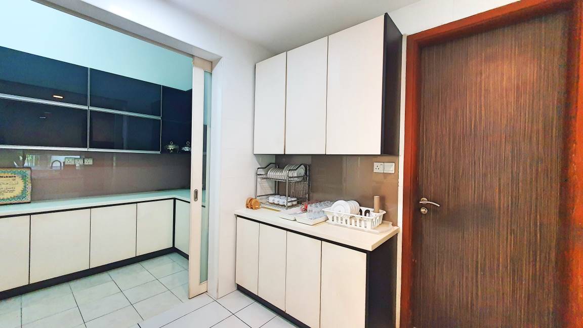 2 Sty Modern Bungalow at Jalan Topaz Seksyen 7, - photo 9