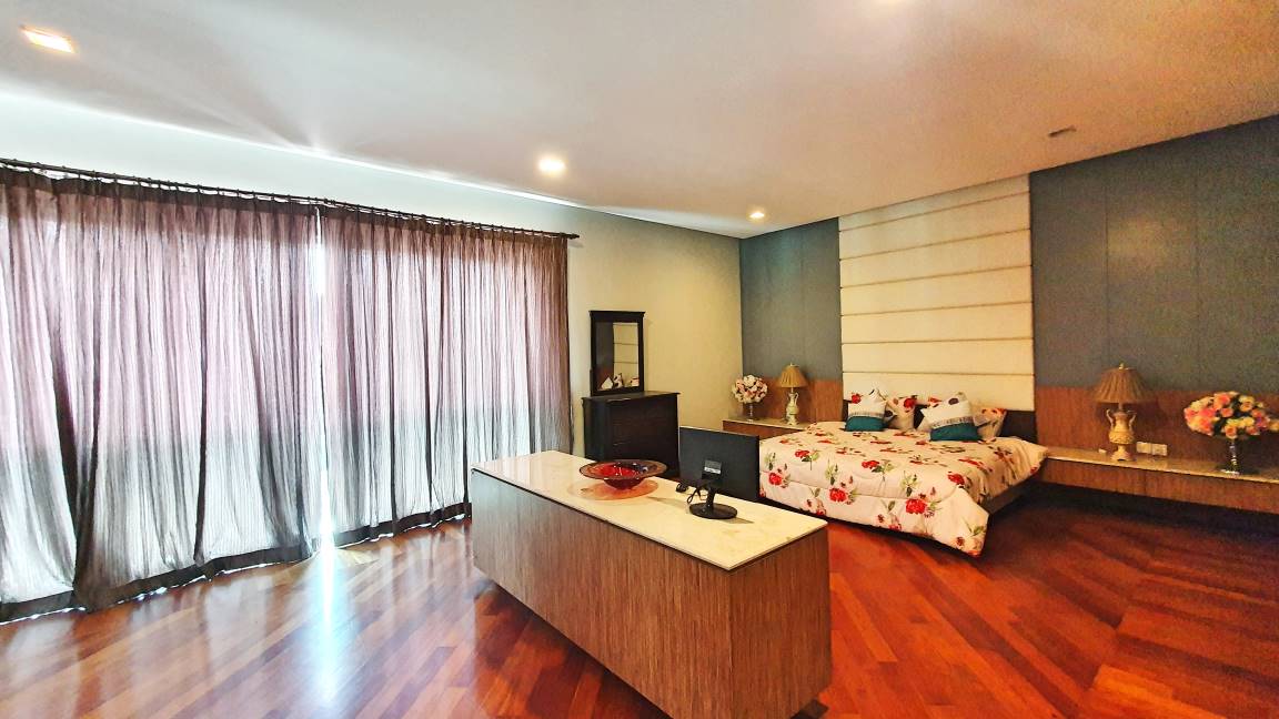2 Sty Modern Bungalow at Jalan Topaz Seksyen 7, - photo 13