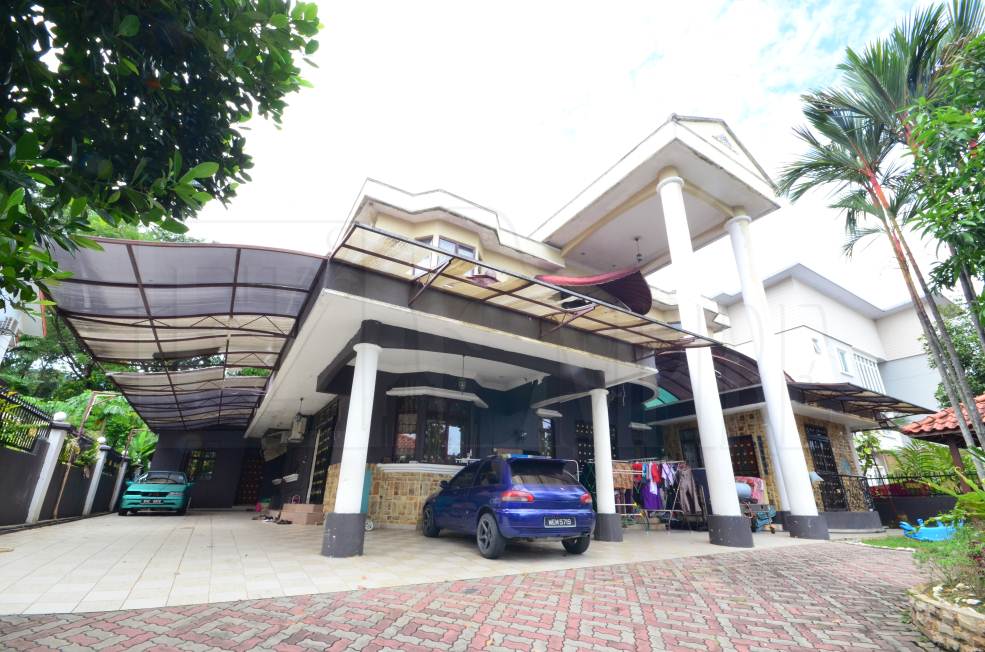 DOUBLE STOREY BUNGALOW AT SEKSYEN 13 SHAH ALAM