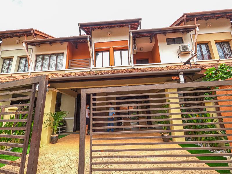 RENOVATED 2 STOREY SUPERLINK BUKIT JELUTONG
