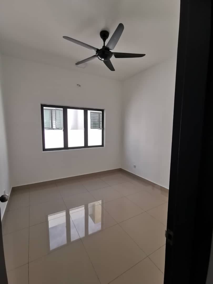 3 Sty Terrace Caffra, Jalan Setia Utama Shah Alam - photo 3