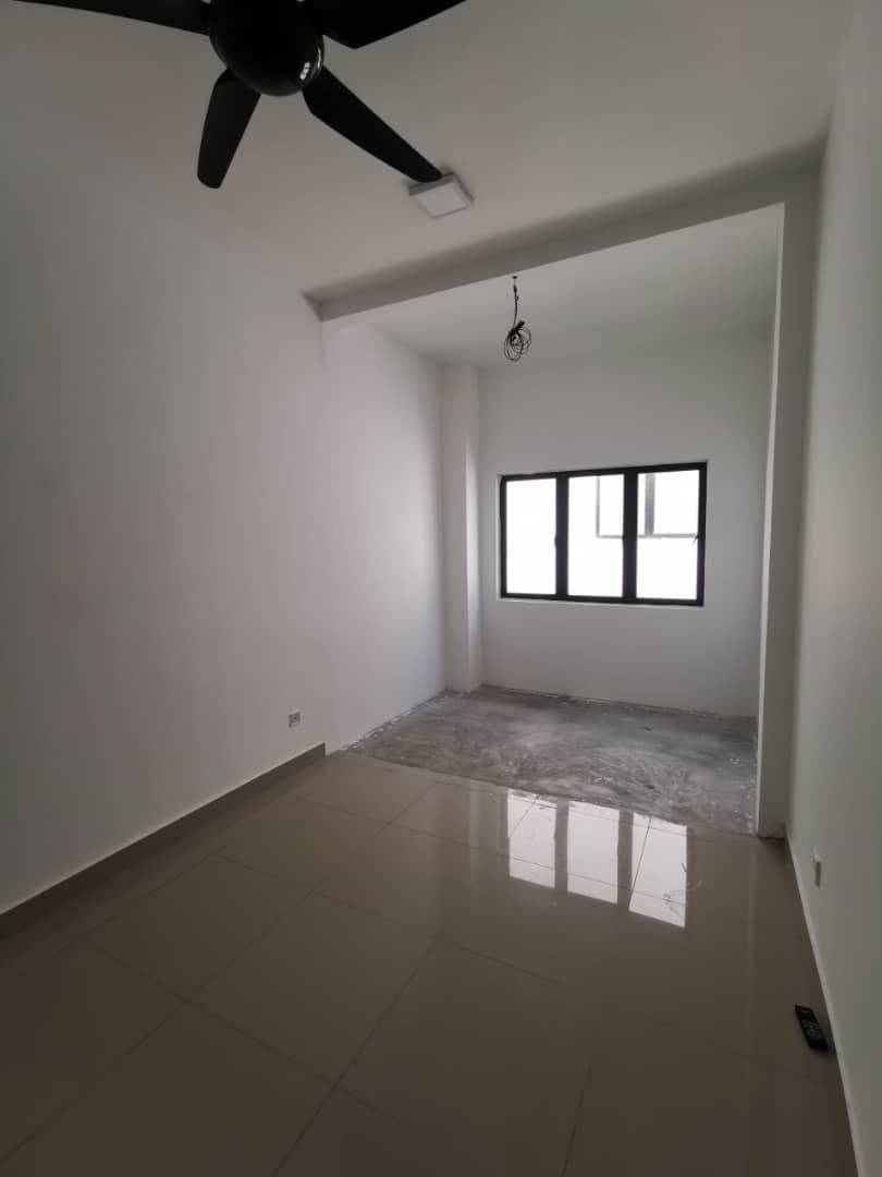 3 Sty Terrace Caffra, Jalan Setia Utama Shah Alam - photo 7
