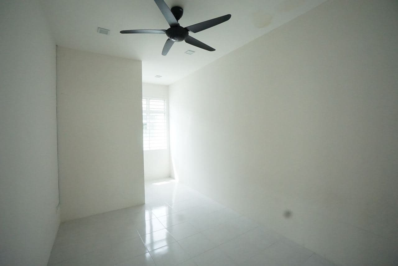 2 STOREY SEMI D ROYAL GARDEN, BANDAR SAUJANA PUTRA - photo 2