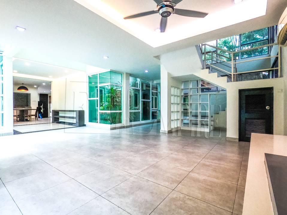 3 Sty Semi D Villa in Putramas Seksyen 7 Shah Alam - photo 9