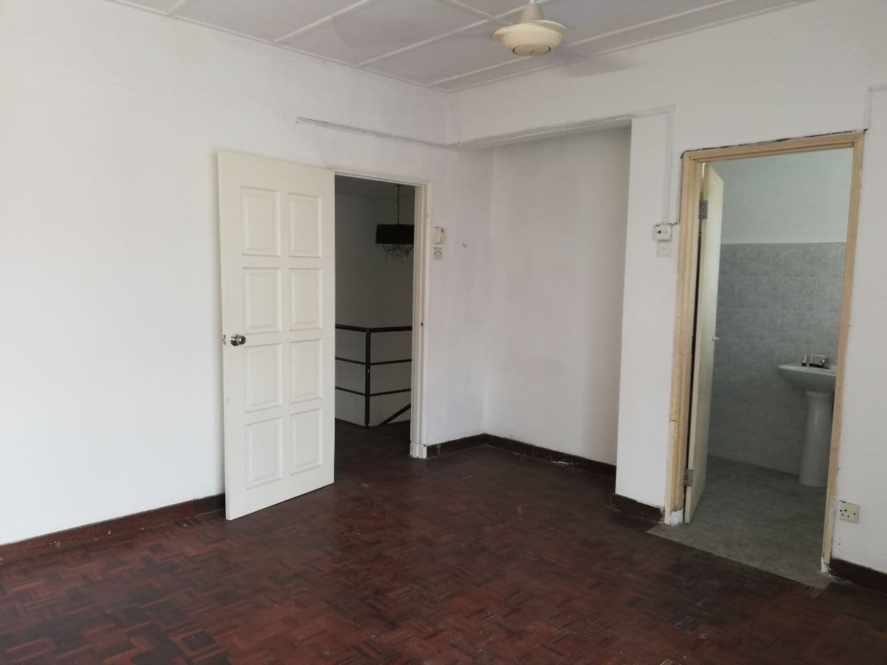 Double Storey End Lot USJ Partial Furnish - photo 8