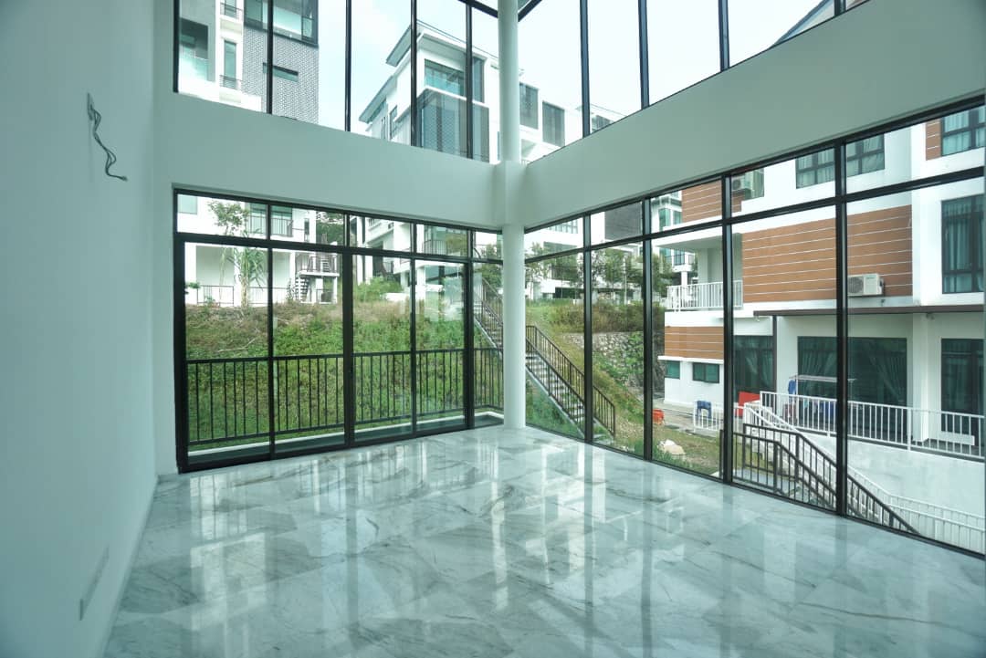 SEMI-D 4 Storey with PRIVATE LIFT at Kingsley Hill - photo 4