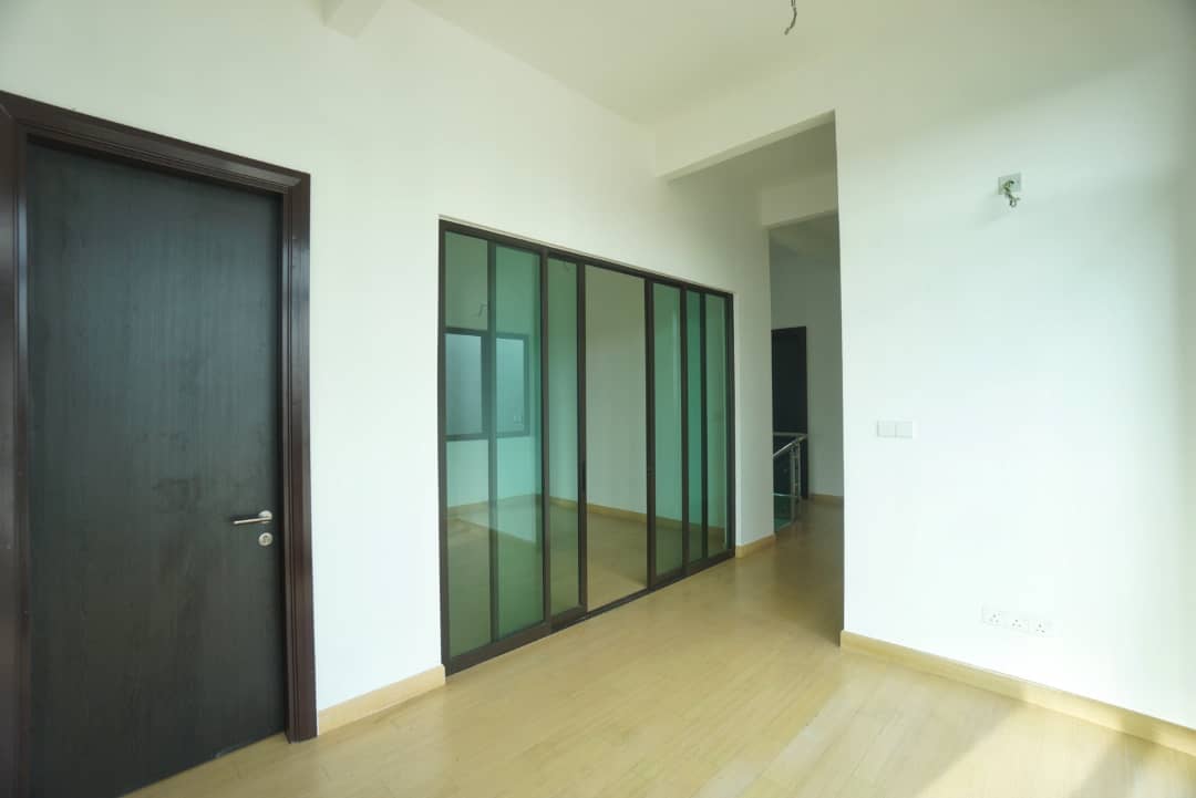 SEMI-D 4 Storey with PRIVATE LIFT at Kingsley Hill - photo 7