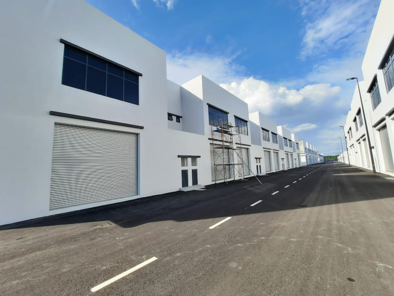NEWLY VACANT POSESSION 2sty Factory - photo 2
