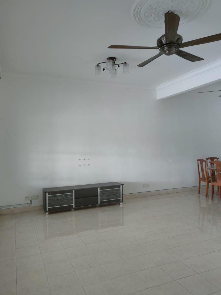 NICE RENOVATED WITH KITCHEN CAB 2sty Bdr Parkland - photo 2