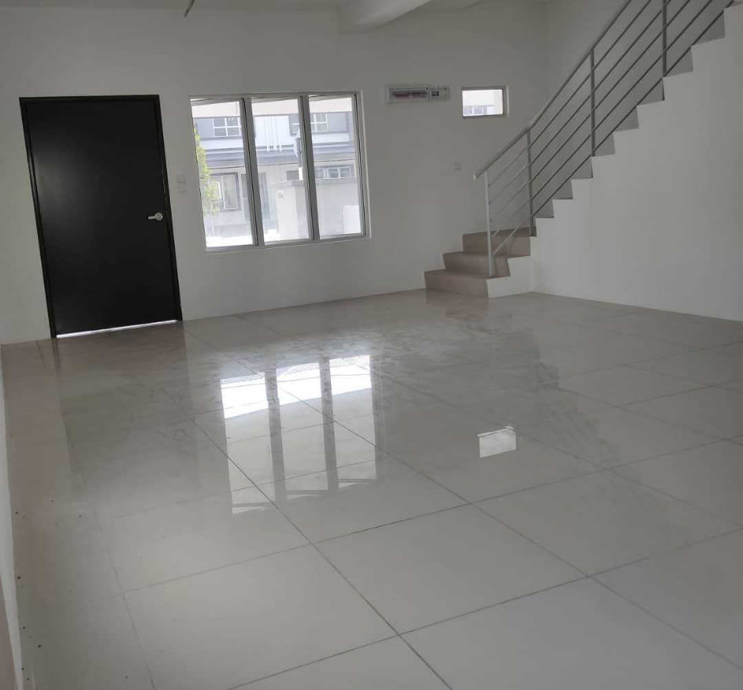 BASIC NEW ENDLOT 2sty Rentak Perdana Puncak Alam - photo 2