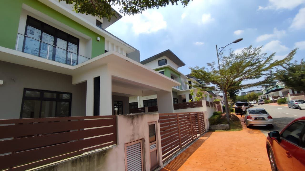NEW AND VACANT Double Storey Bungalow Casa Sutra - photo 1