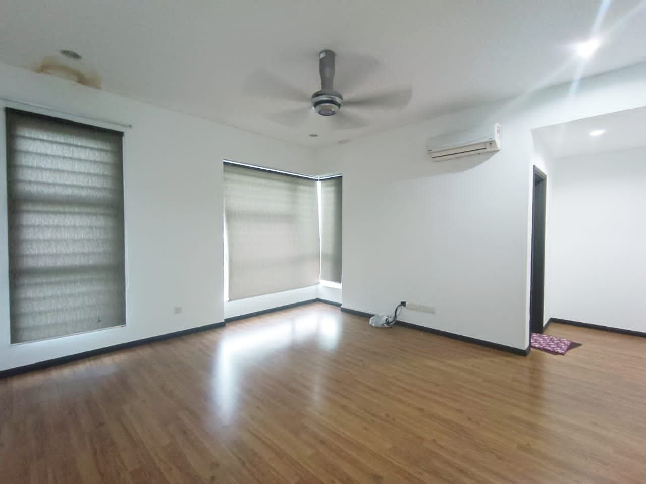 LOWER THAN MARKET 2sty Spira Alam Impian - photo 9