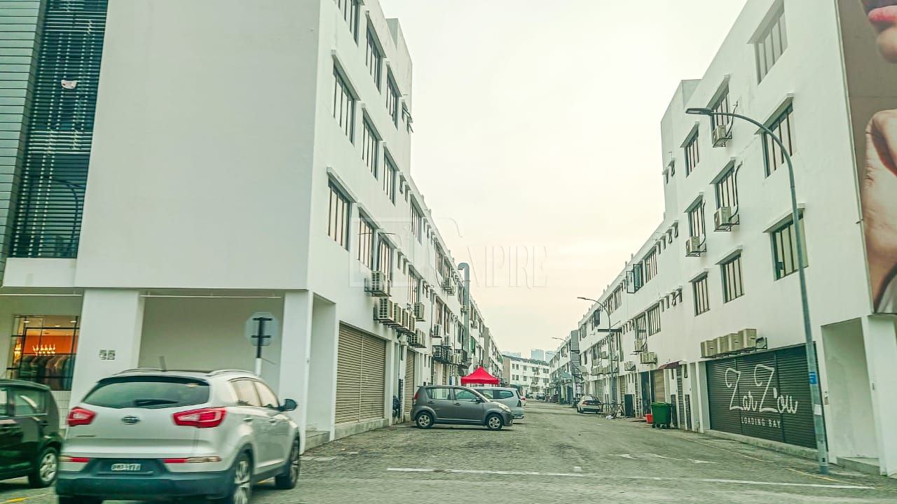 READY TENANT 3sty Shoplot Setia Alam - photo 2