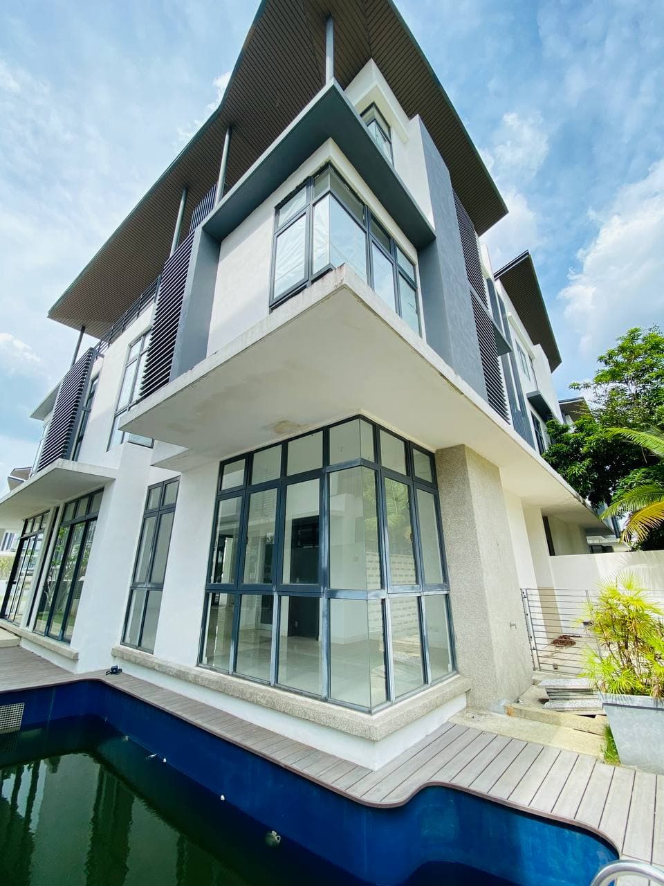 REDUCED 3sty Semi D Augusta Precint 12 Putrajaya - photo 1