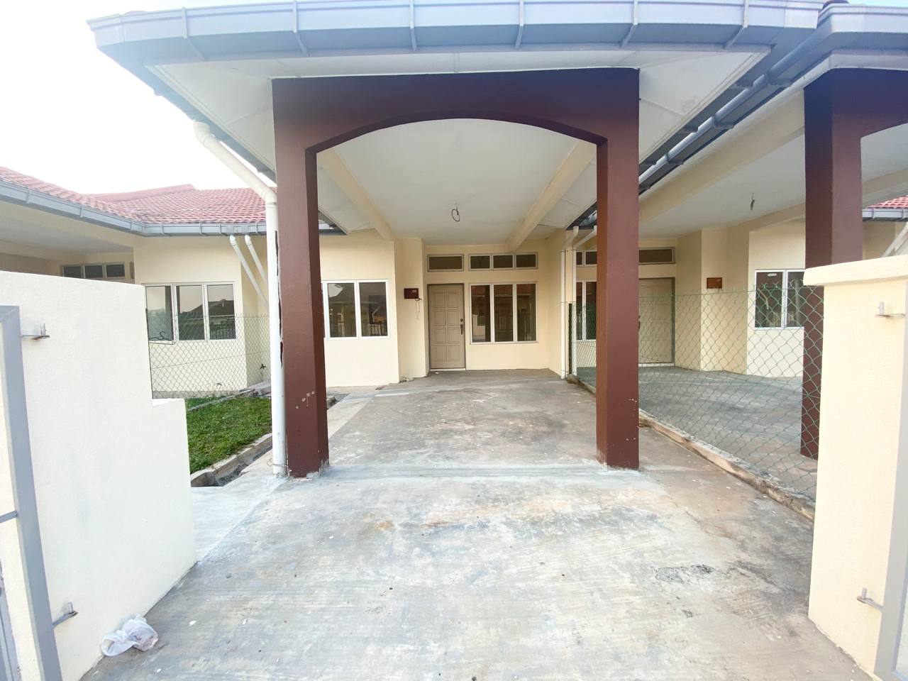 NEW Single Storey Jalan Universiti Seksyen 30 - photo 3