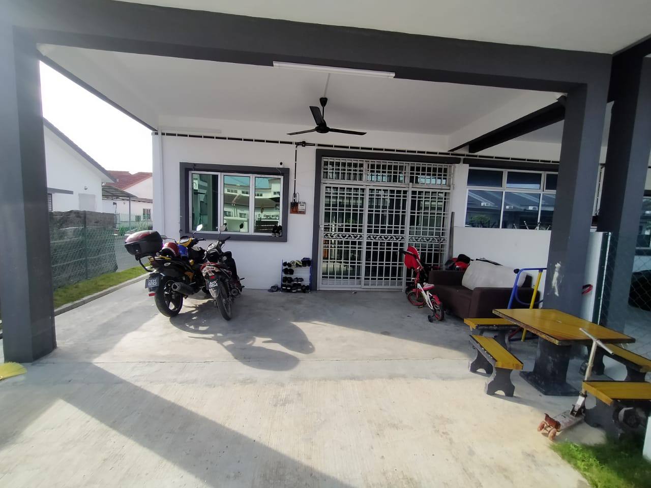 END LOT  WITH KITCHEN CABINET Seksyen 29 - photo 3