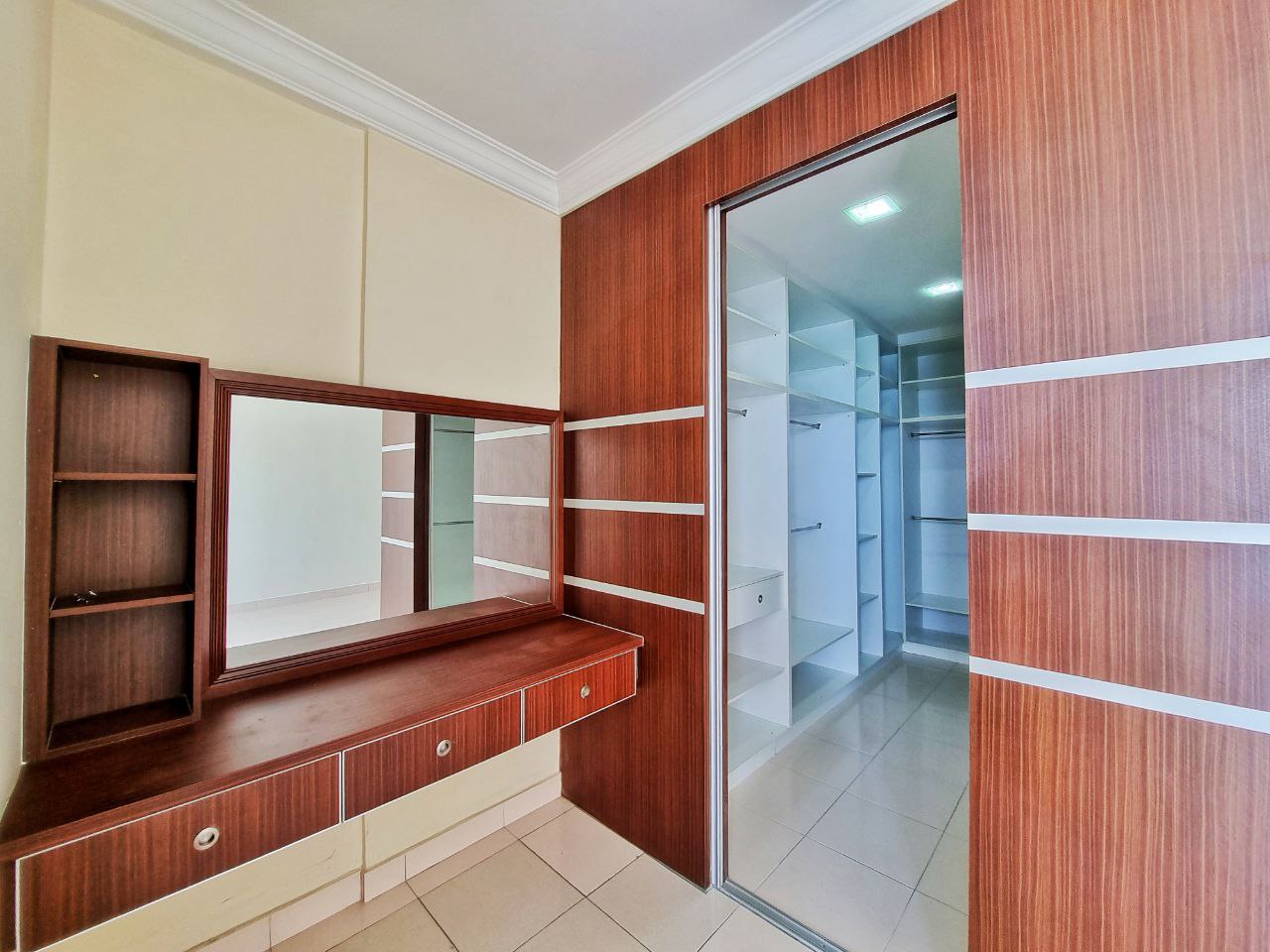 RENOVATED LAKE VIEW Puchong - photo 3