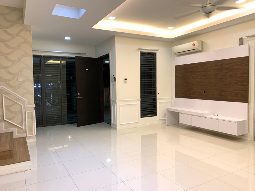 PARTLY FURNISH 2sty Corner Bandar Bukit Raja Klg - photo 3