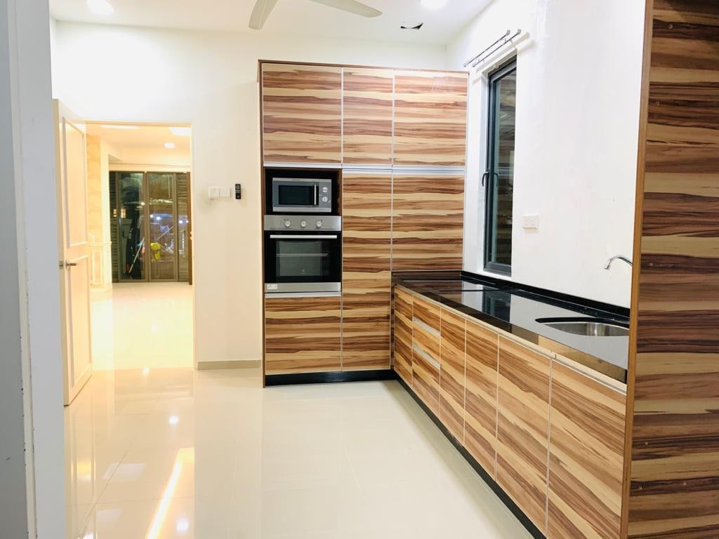 PARTLY FURNISH 2sty Corner Bandar Bukit Raja Klg - photo 4