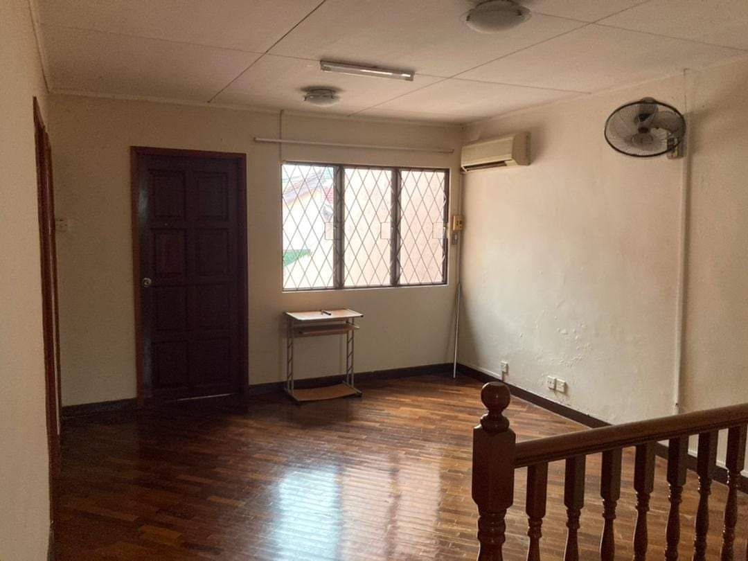 PARTLY FURNISH 2sty Seksyen 13 Shah Alam - photo 7