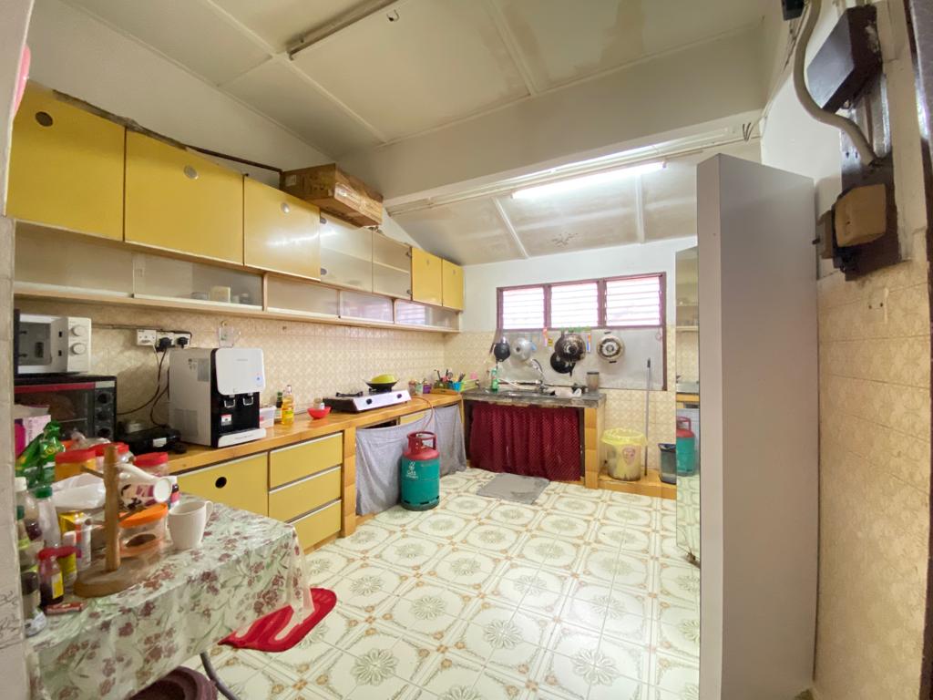 END LOT SINGLE STOREY TERRACE TAMAN SRI SEGAMBUT - photo 4