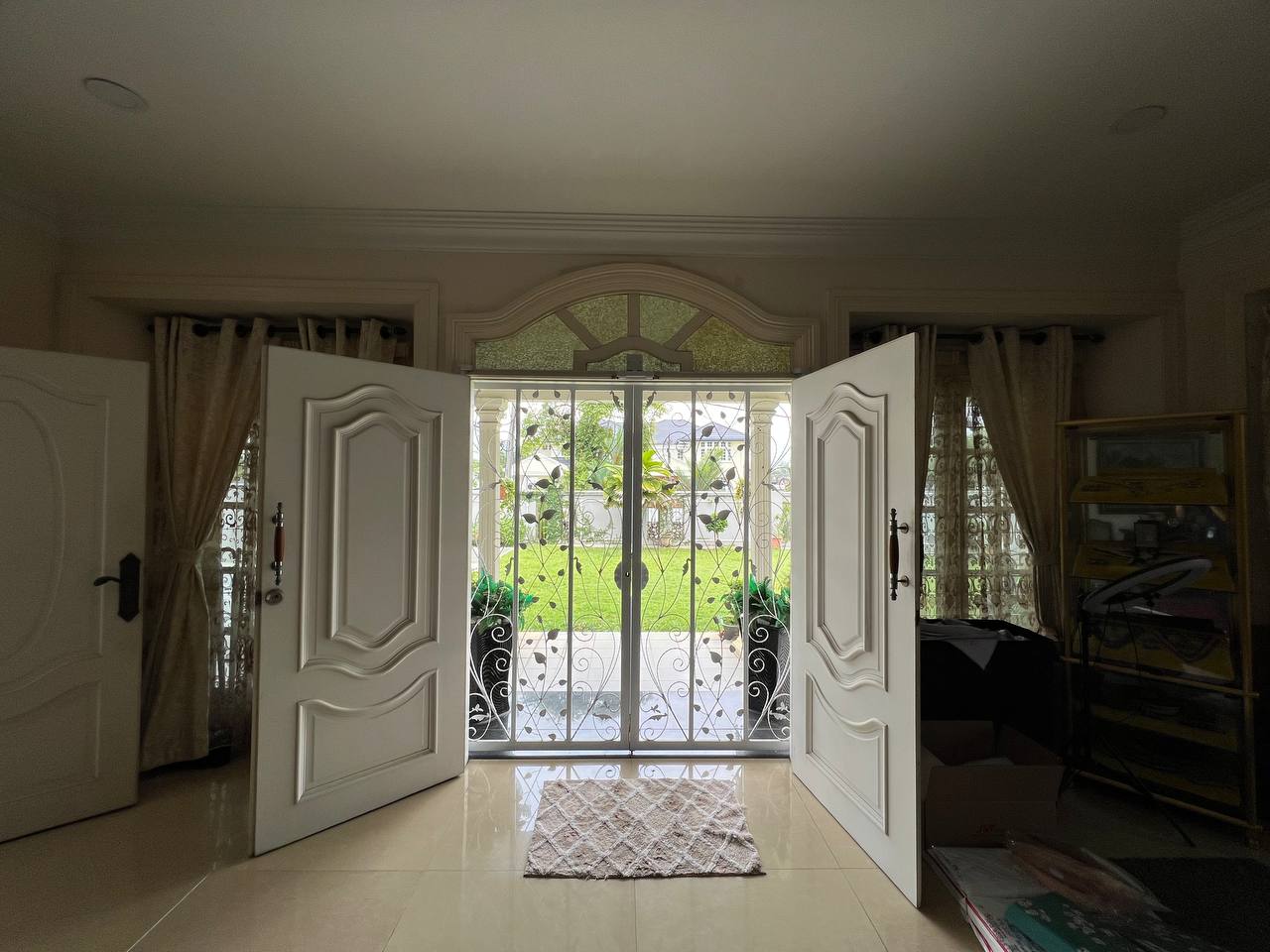 RENOVATED HUGE LAND AREA 2sty Bungalow Seksyen 6 - photo 4