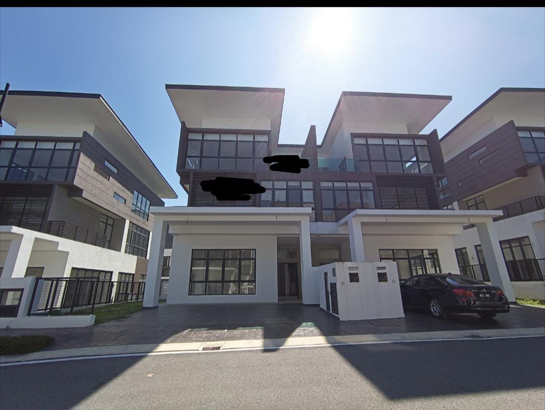 Brand New 3 Storey Bungalow Seksyen 13 - photo 6