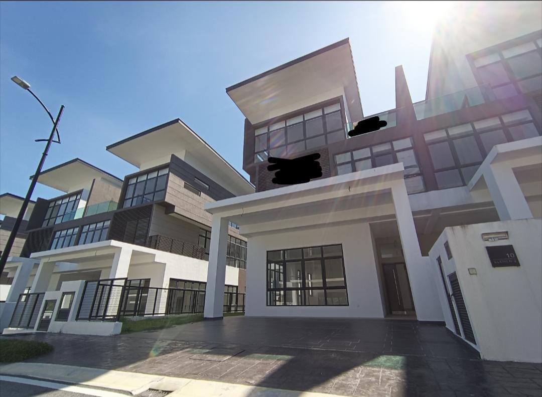 Brand New 3 Storey Bungalow Seksyen 13 - photo 10