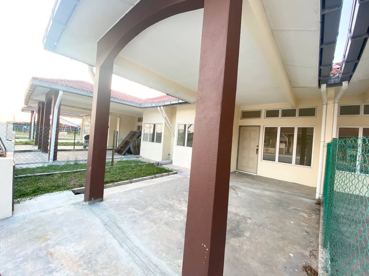 Single Storey House, Jalan Universiti Shah Alam - photo 3
