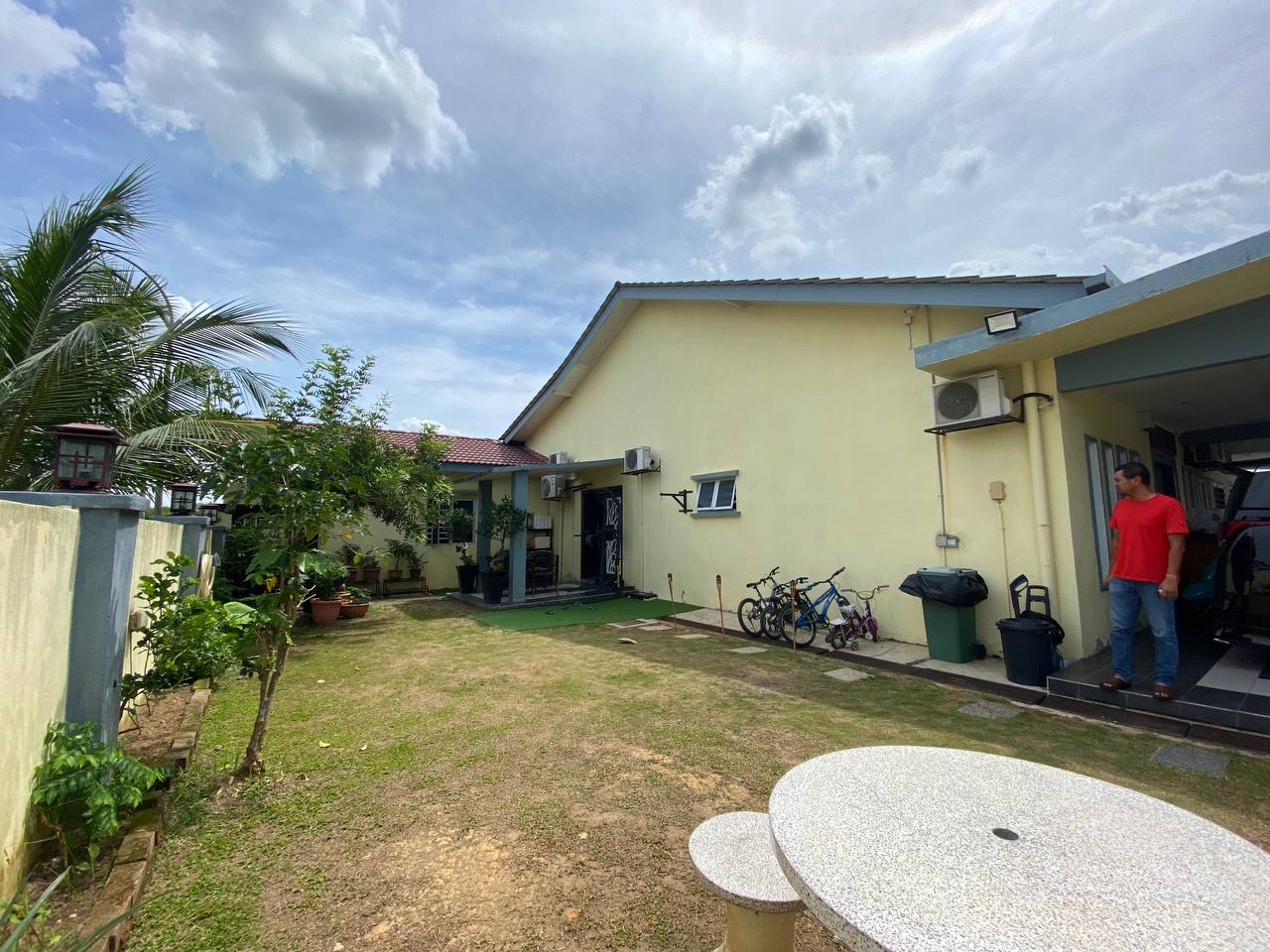 Renovated 1sty Semi D CORNER LOT Shah Alam