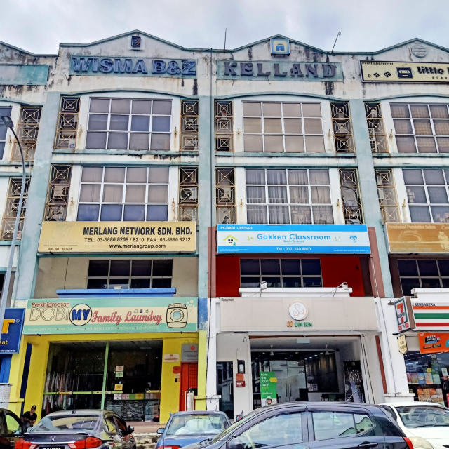 Three Halfsty Shoplot Seksyen 9 Shah Alam Tenanted - photo 3