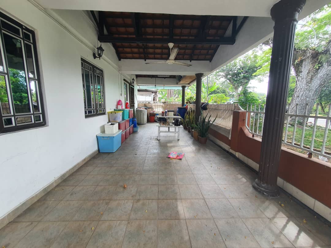 2sty Corner Lot Renovated Seksyen 17 Shah Alam - photo 2