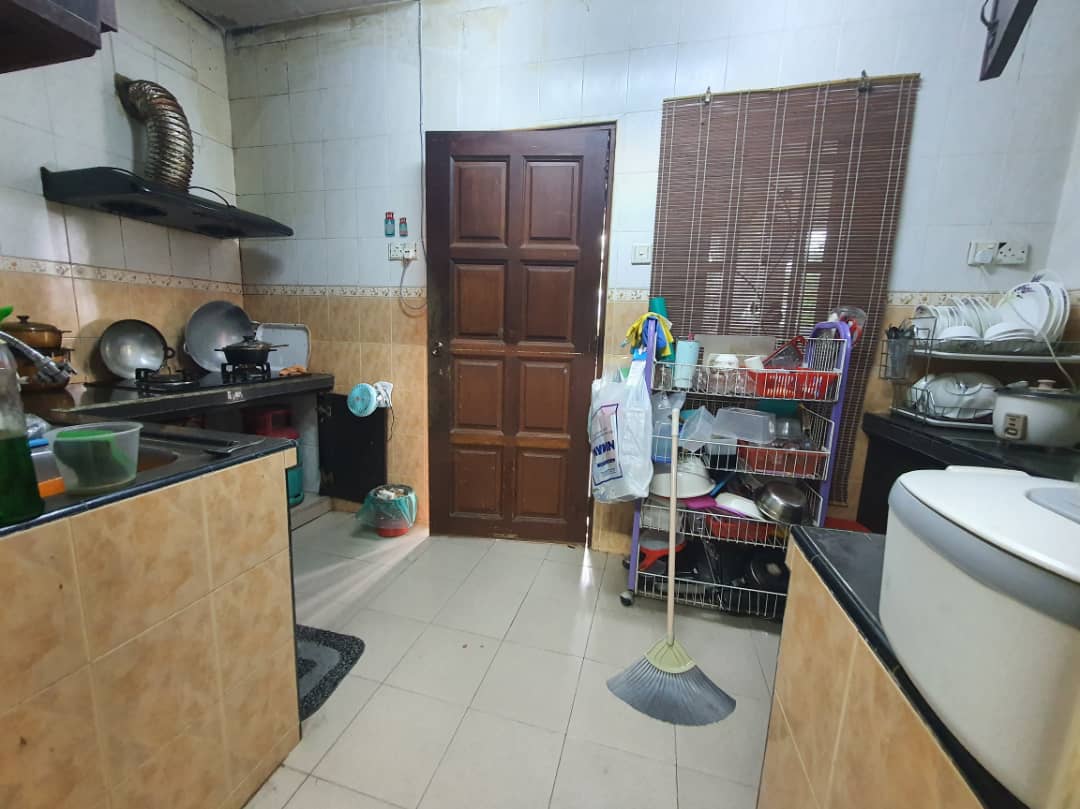 2sty Corner Lot Renovated Seksyen 17 Shah Alam - photo 3