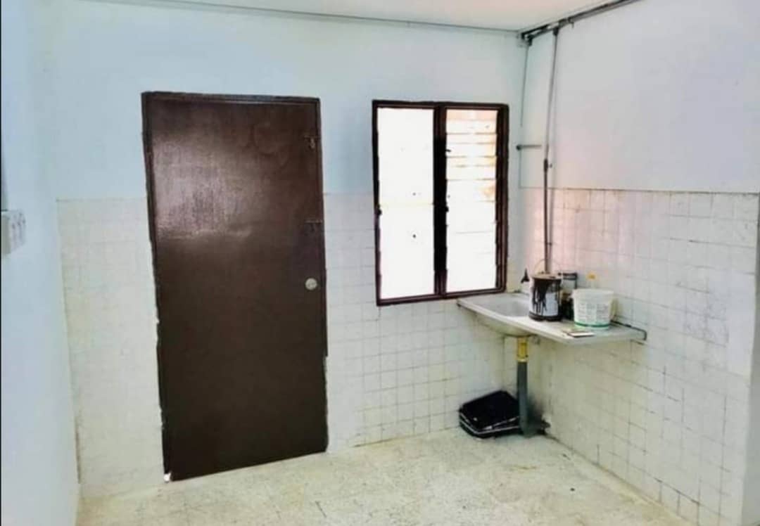 2sty Terrace Basic Seksyen 18, Shah Alam - photo 5