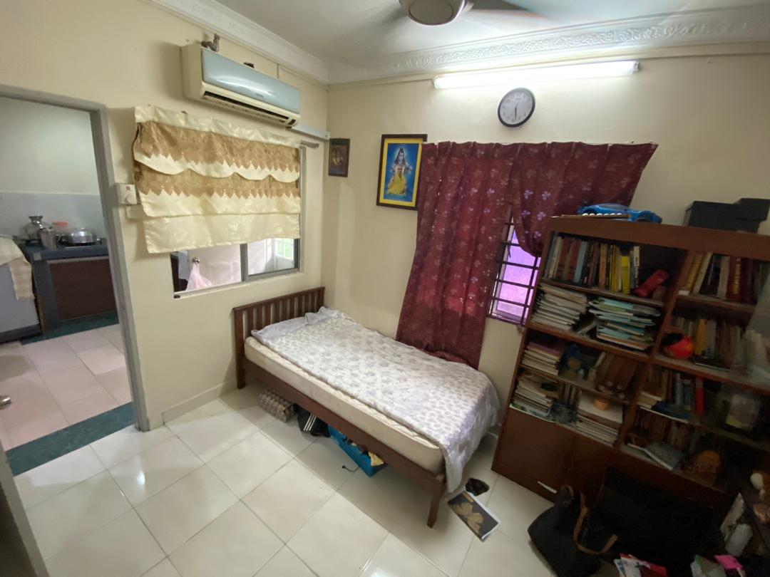 Partly Furnish 2sty Seksyen u12 Shah Alam - photo 2
