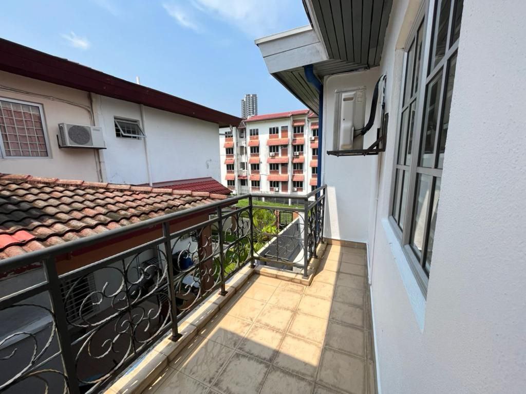 2sty Semi D Taman Melawati Renovated - photo 8
