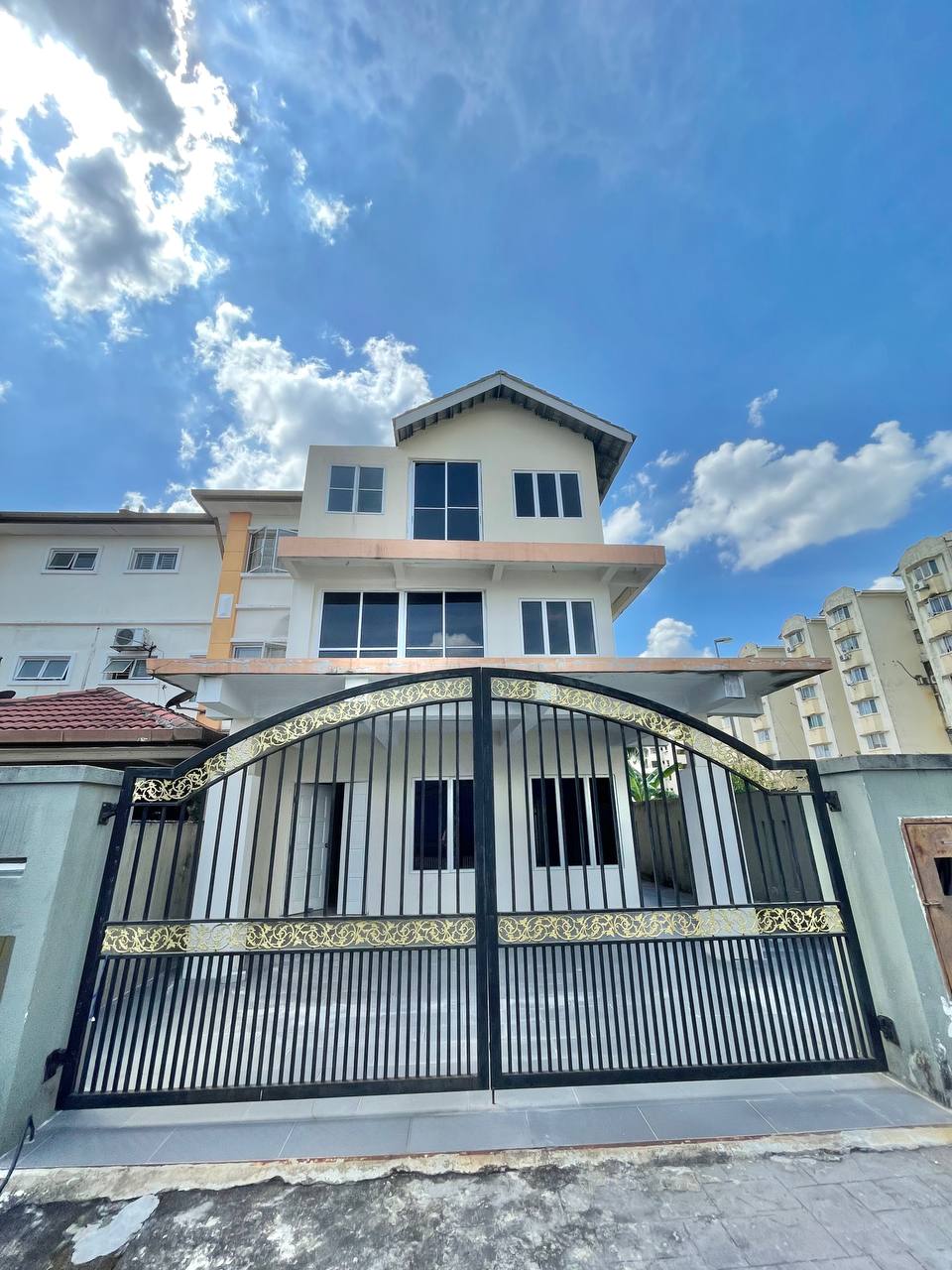 3sty Subang BGalaxy Near DASH Highway Renovated - photo 3