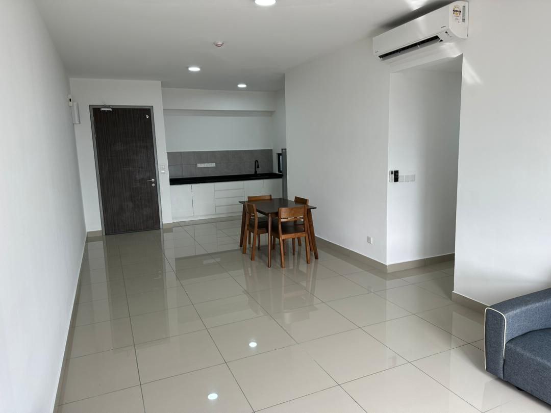 M Vertical Condominium - photo 2