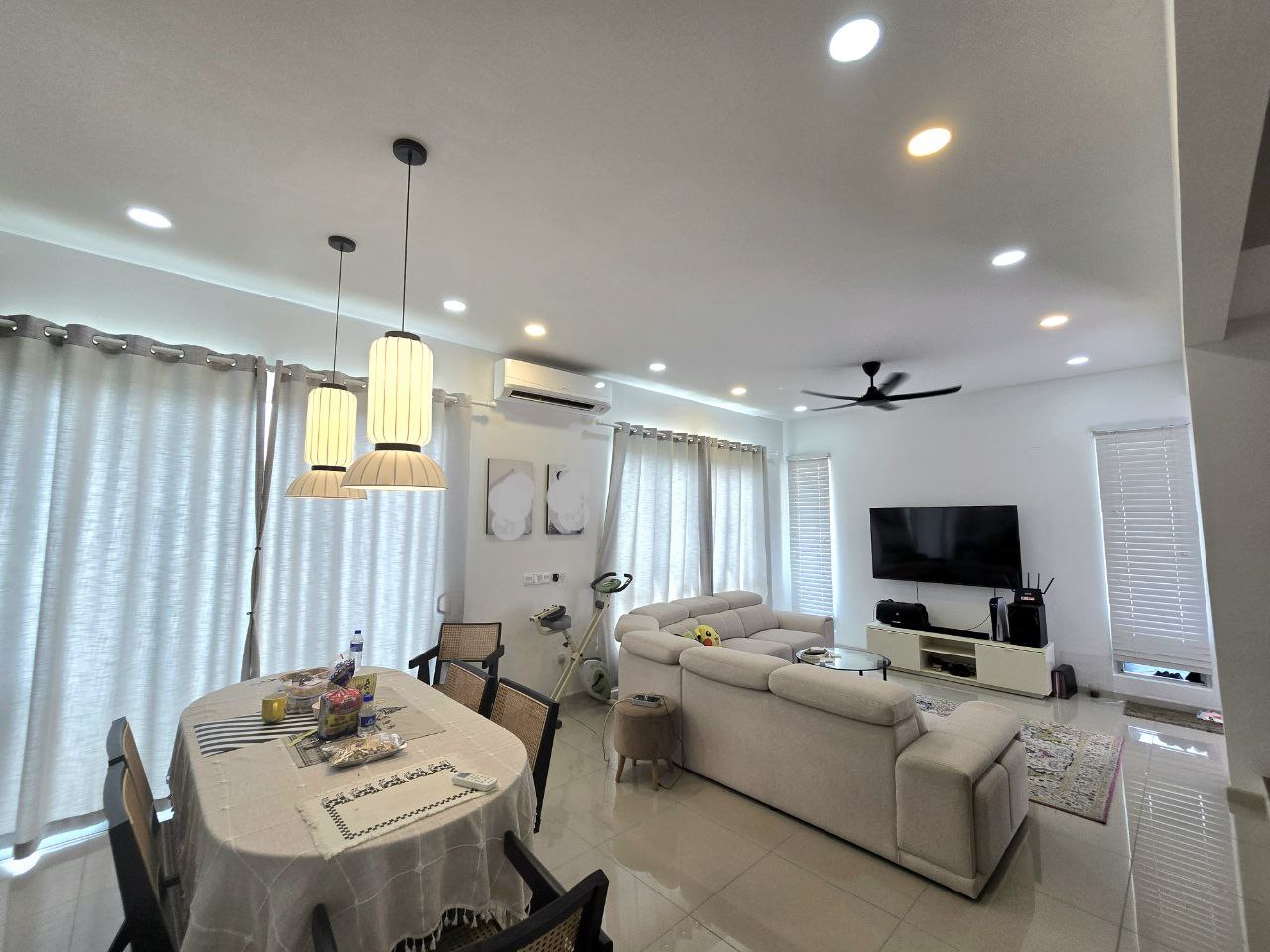 Double Storey Terrace House, Serene Heights Verna, - photo 4
