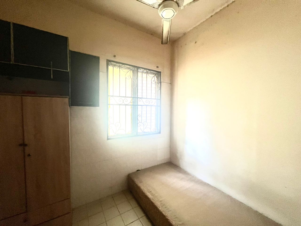 Freehold End Lot Teres 2 Tingkat Presint 11 - photo 3